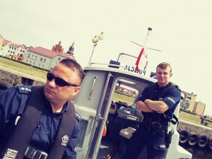 Patrol na łodzi policyjnej - bezpiecznie nad wodą