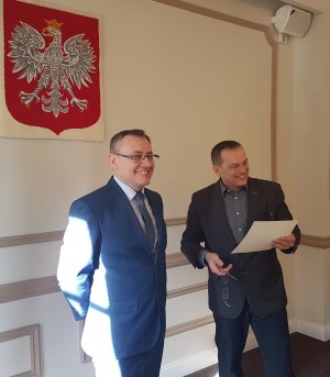 asp. szt. Ryszard Wosiakowski oraz Prokurator Rejonowy PR w Kamieniu Pomorskim Jarosław Przewoźny